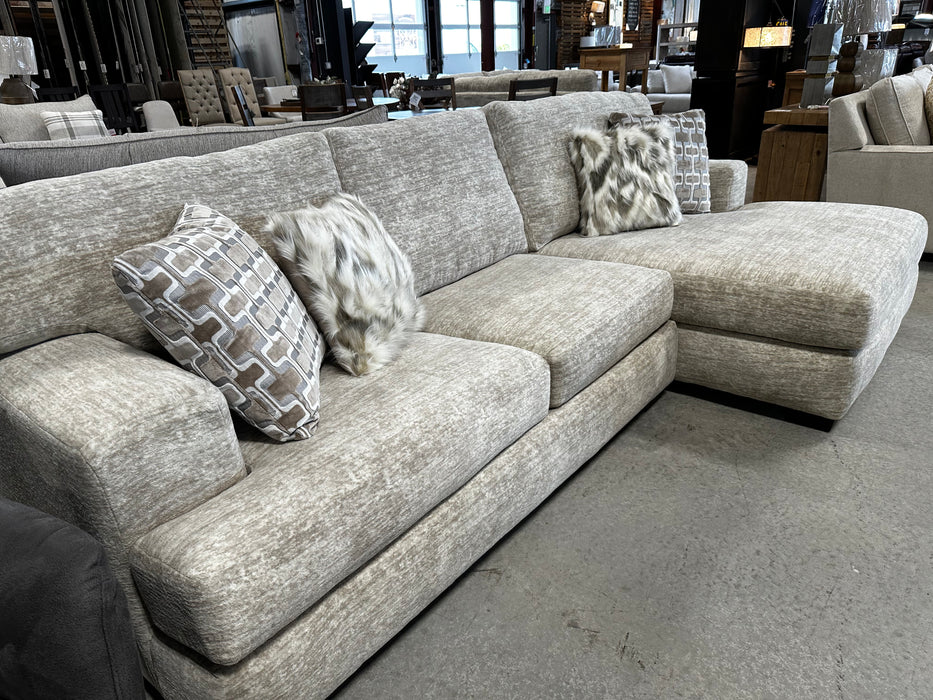 Galla 2pc Sectional