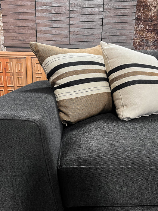 Merit Onyx Sectional