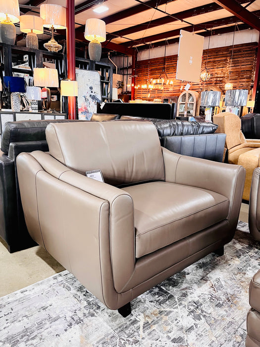 Garth Leather Collection
