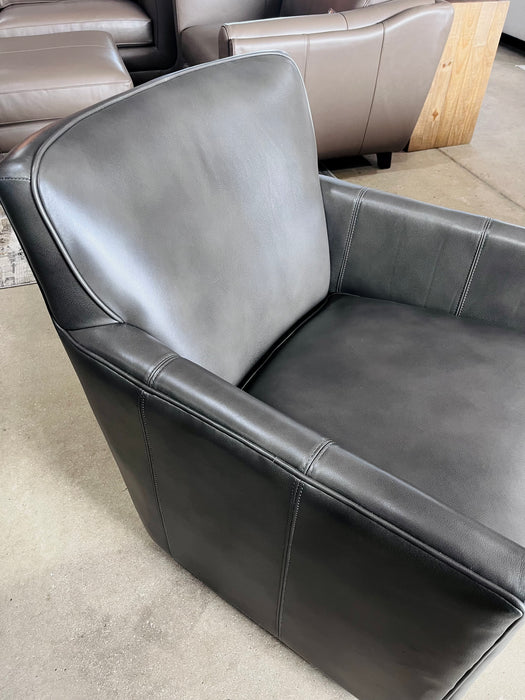 Aladino Leather Chair