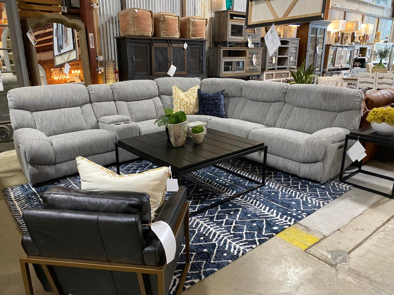 Sofa Sets, Sectionals & Accent Chairs