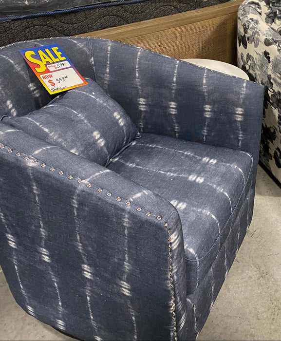 Stanton Swivel Chair *Closeout Pricing*